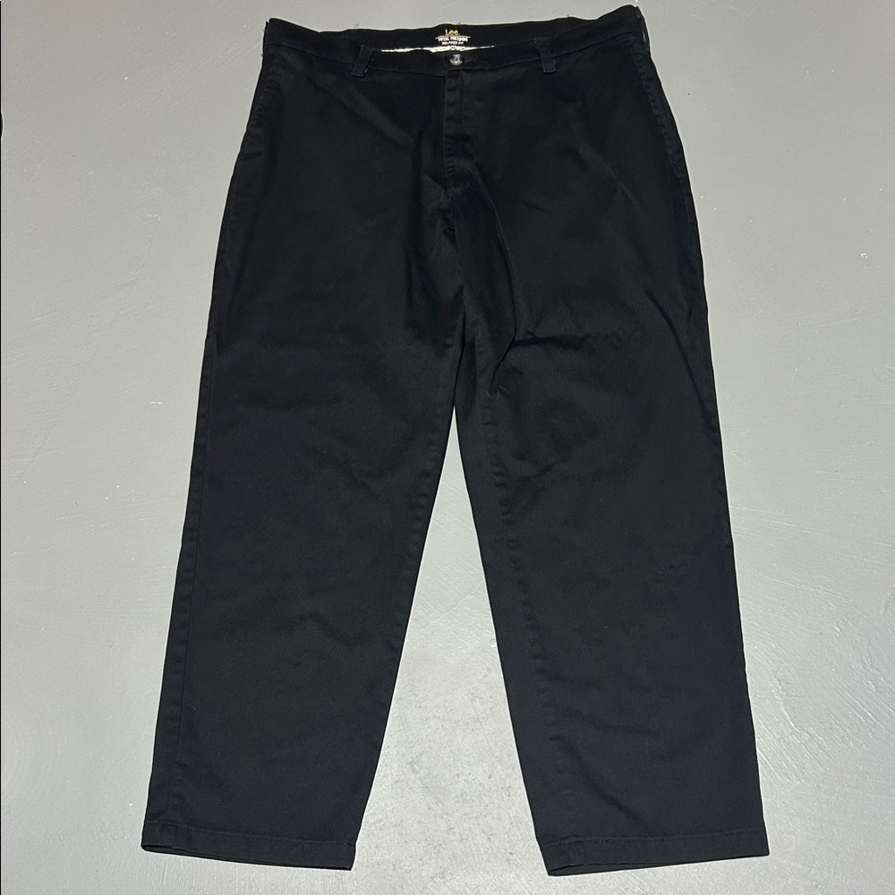 Black Lee Pants (Relaxed Fit) (Men’s 34 x 30)